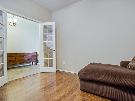 4th image of 2808 Cypress Point Dr