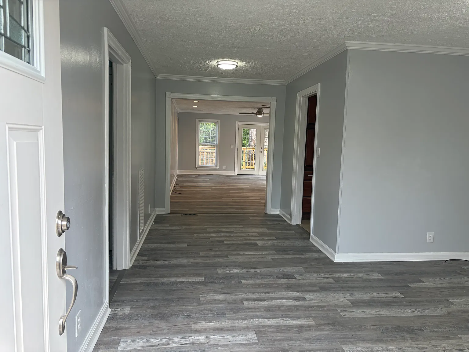 3 bed, 1533 sqft, $2,000 — Photo 2