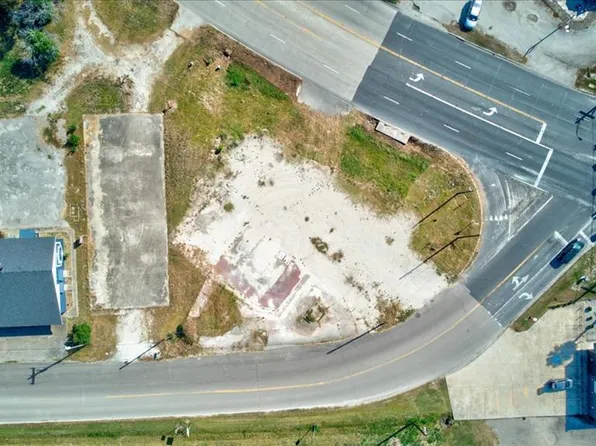 2417 Port Neches Ave, Port Neches, TX 77651