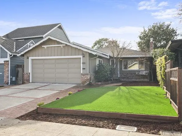 1552 Chestnut St, San Carlos, CA 94070