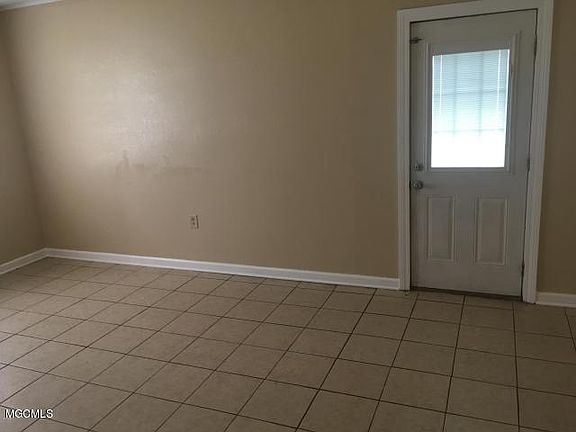2nd image of 3408 Chicago Ave