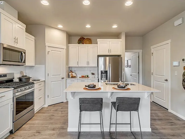 4769 Breitenbush Ave NE — Photo 8
