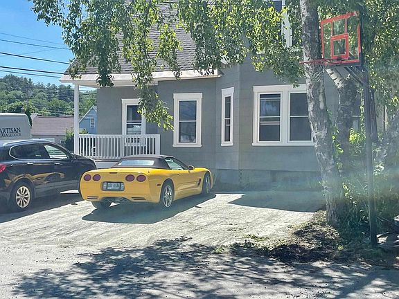 2nd image of 216 Hazen St