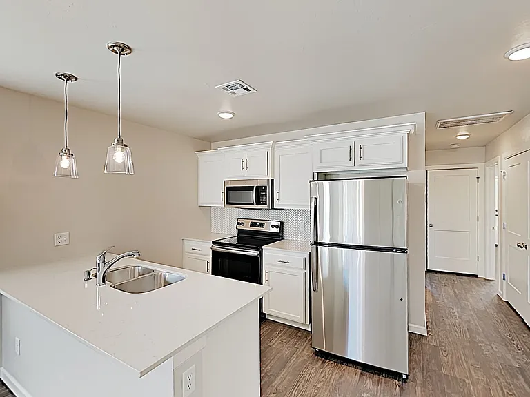 5017 Avion Ct — Photo 3