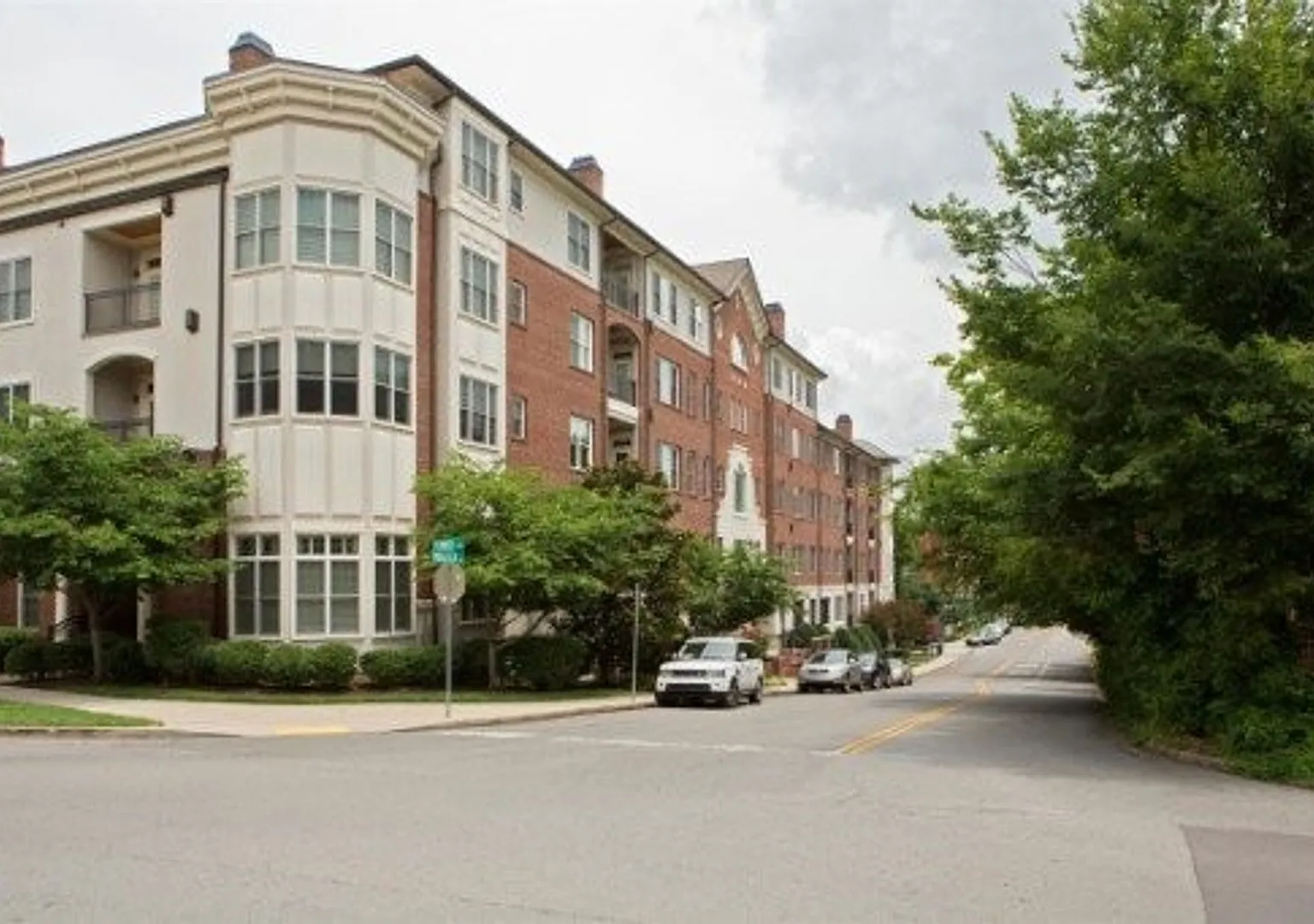 Luxury Belle Meade Condo with Resort-Style Amenities & Prime Nashville Location — Photo 1
