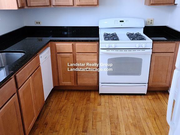 5th image of 4514 N Wolcott Ave APT 3B