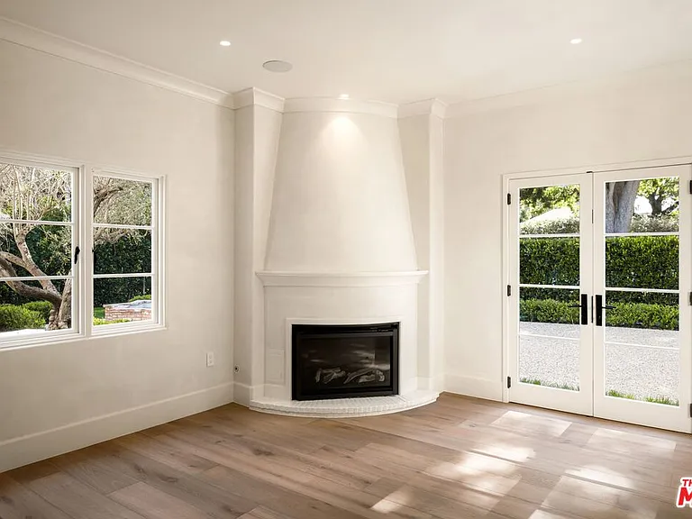624 N Arden Dr — Photo 19