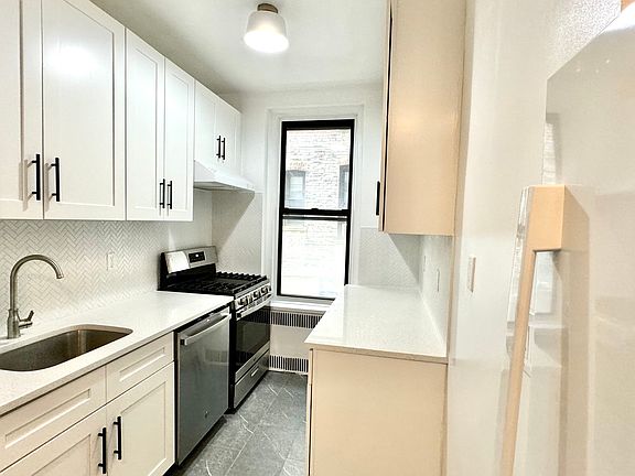 4th image of 41-07 42nd St #1-G