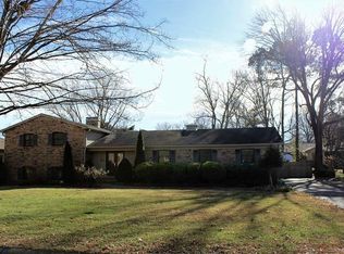 1512 Oxford Dr, Murray, KY 42071