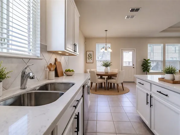 2078 Rosebury Ln, Forney, TX 75126