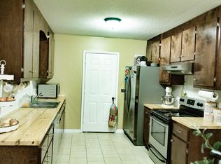 201 Strickland Rd, Falkville, AL 35622