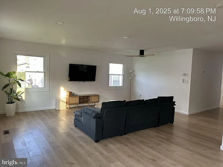 29 Hinsdale Ln — Photo 46