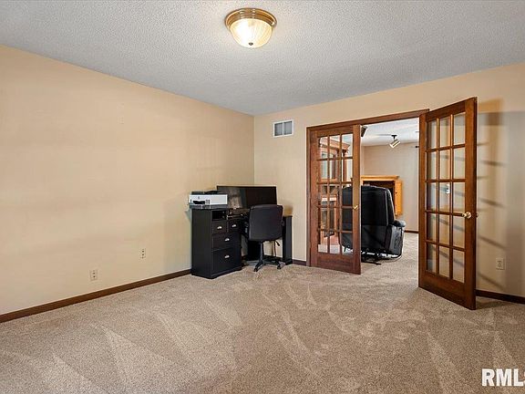 5th image of 5 Taft Dr