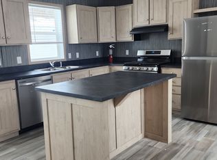 43 Walnutwood Dr, Davison, MI 48423