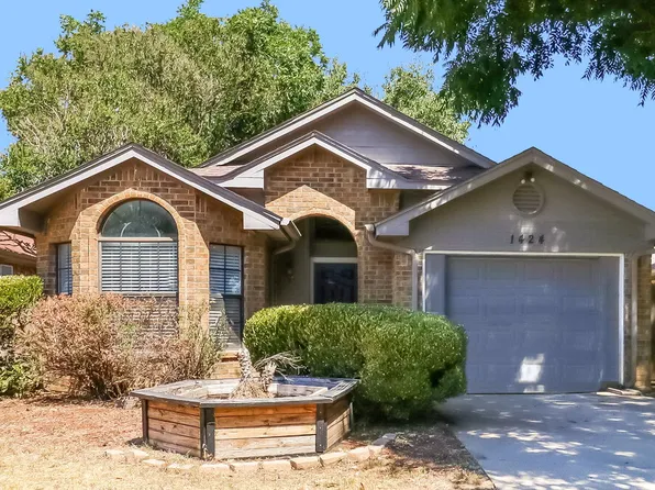 1424 Horncastle St, Fort Worth, TX 76134