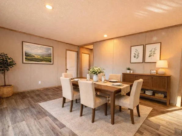 659 Reindeer Cir #196, Midway Park, NC 28544