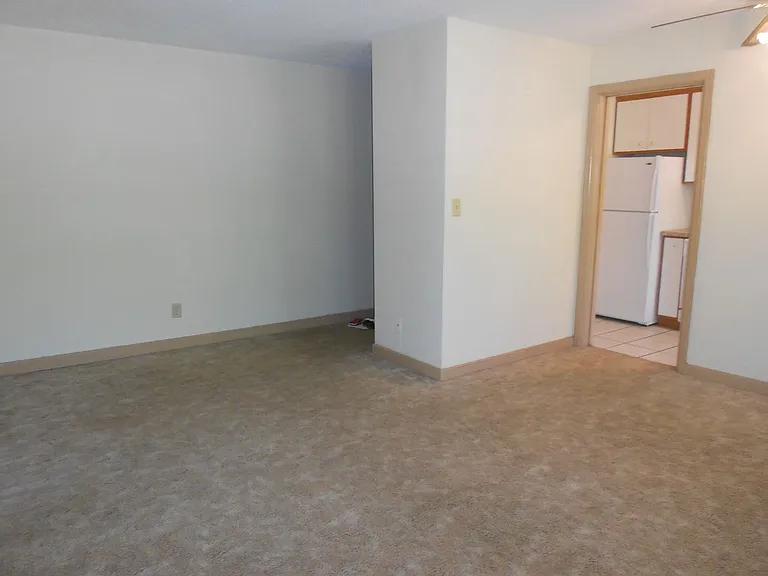905 Kilian Blvd SE — Photo 14