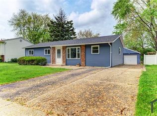 340 Greencrest Dr, Bolingbrook, IL 60440