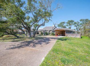 455 Saint Francis Cir, Rockport, TX 78382