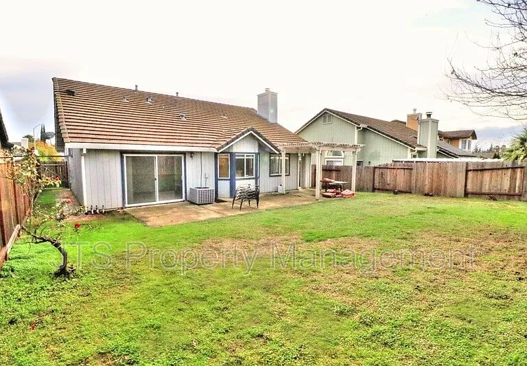 3549 Pine Hollow Way — Photo 44