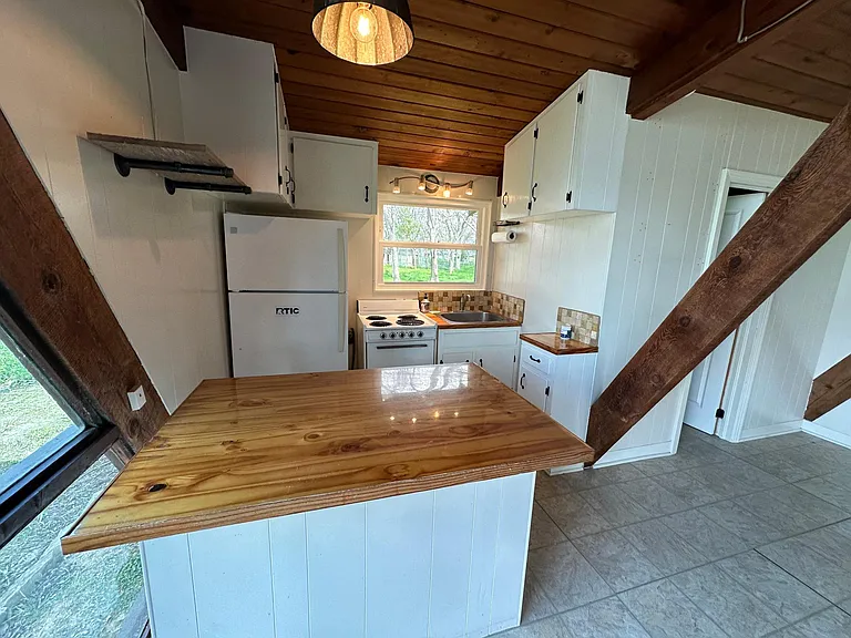 416 E Klein Rd — Photo 5