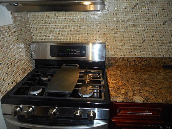 5th image of 21 Sheraden Ave APT 7A