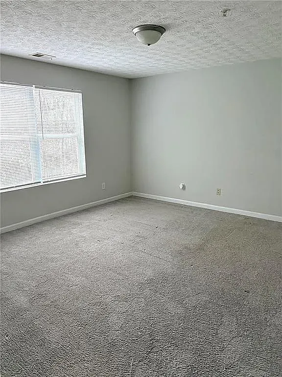 3 bed, 1292 sqft, $1,800 — Photo 4