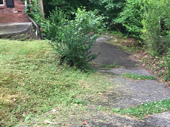 3rd image of 662 Gordon Dr