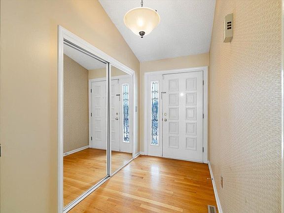 3rd image of 408 Seminole Dr