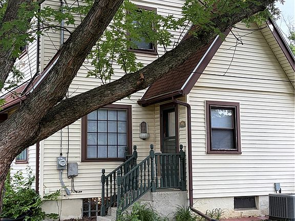 5th image of 3020 Kenmore Ave