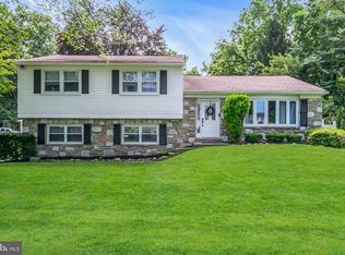 366 Pheasant Dr, Huntingdon Valley, PA 19006