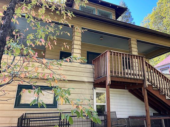 Entrance facing Wood St.