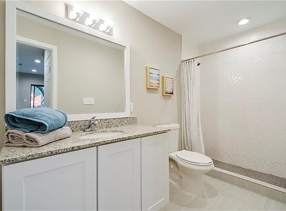 3rd image of 935 La Posada Dr Unit 125
