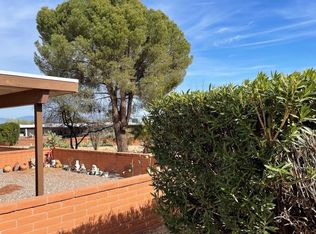 384 W Camino Del Sonador, Green Valley, AZ 85614