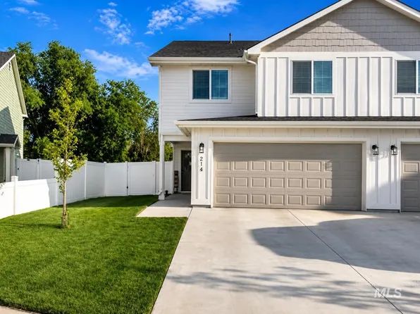 214 NE 3rd St, Fruitland, ID 83619