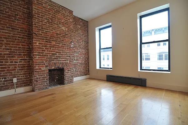 Rented by EXR | media 7