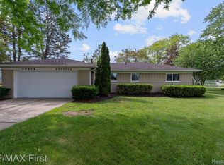 49618 Octavia St, Chesterfield, MI 48047