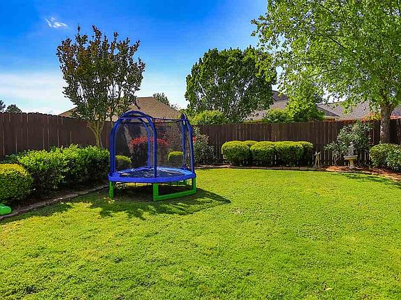 4th image of 109 Garden Vista Dr