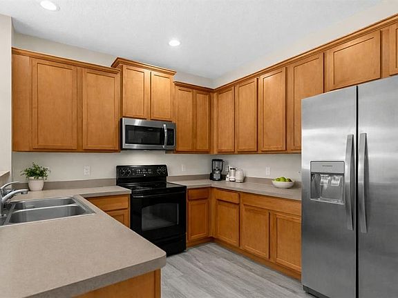 3rd image of 4330 Crosswhite Ct