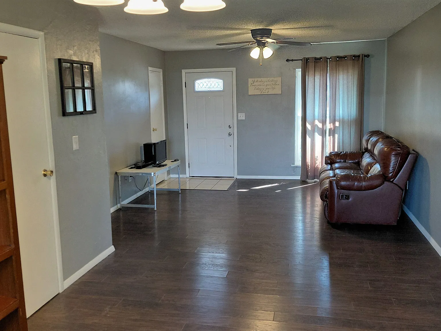 3 bed, 1170 sqft, $1,380 — Photo 2