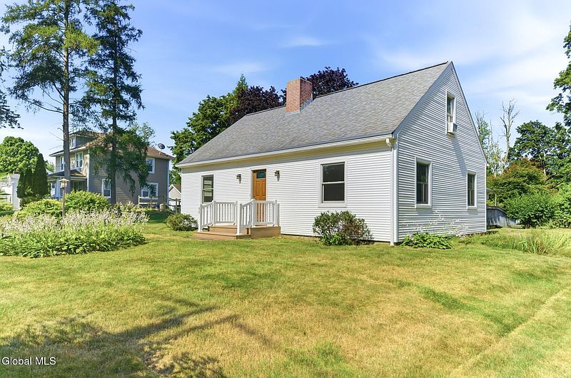 2nd image of 52 Willow Street