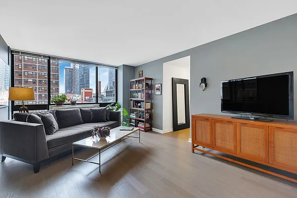 Rented by Cooper & Cooper Real Estate | media 37