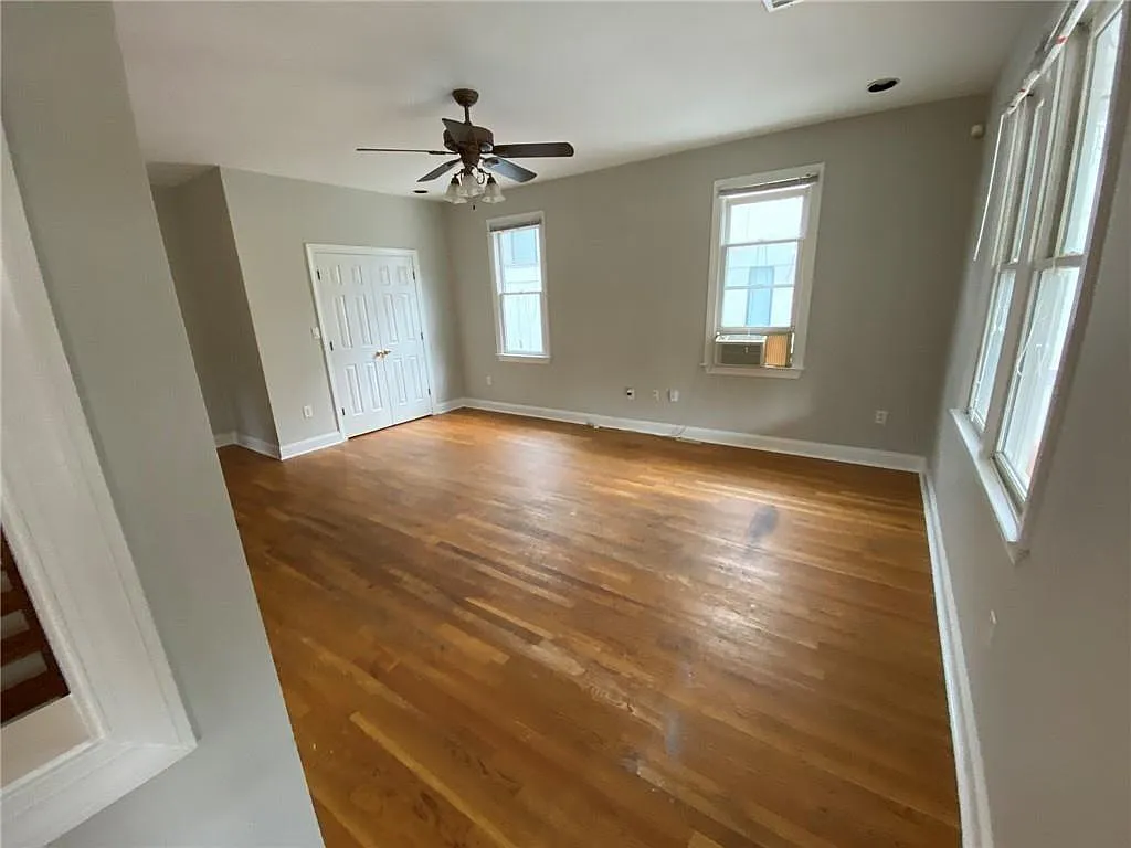 1 bed, 1.0 bath, 3672 sqft, $900 — Photo 4