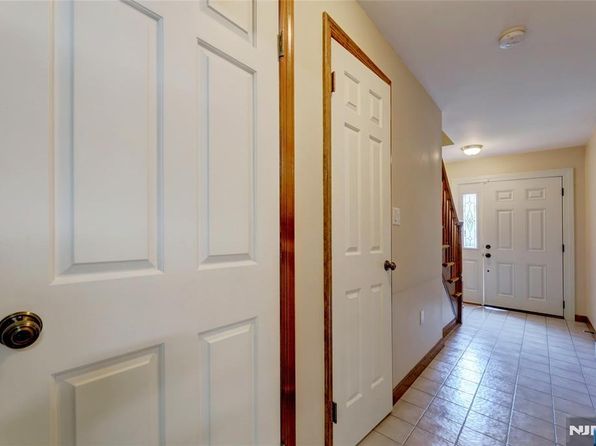 515 Division Ave #B, Carlstadt, NJ 07072