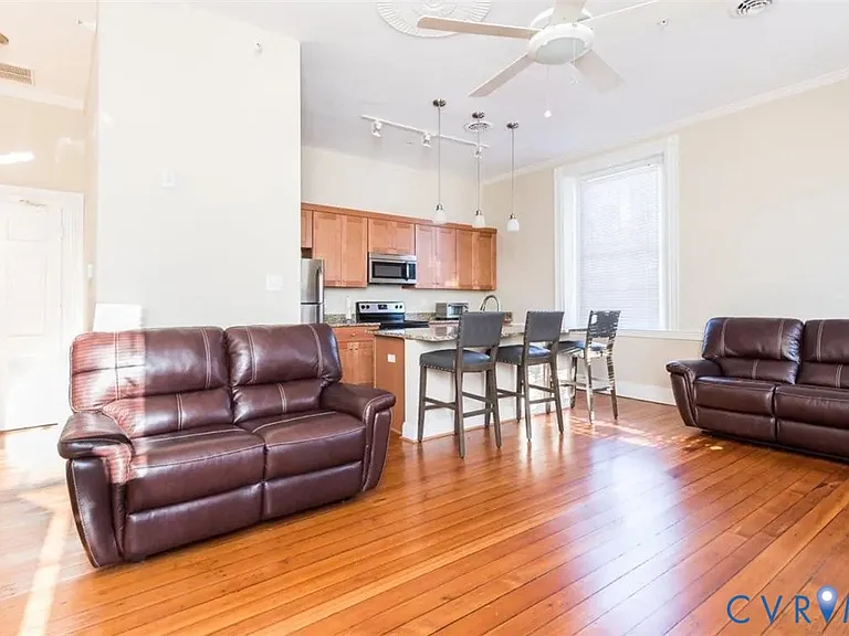 1144 W Grace St #108 — Photo 2