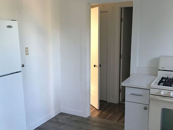 5th image of 420 Carter St APT B