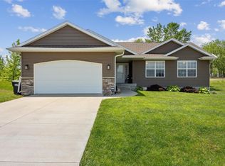 4596 Creekview Trl, Palo, IA 52324
