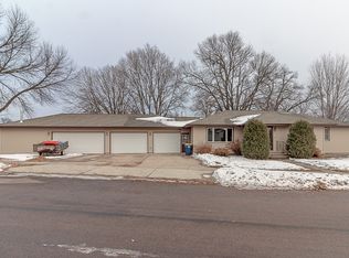 480 10th St, Lafayette, MN 56054