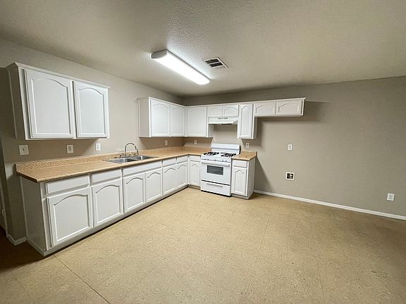 2nd image of 1424 Cottage Pl APT A