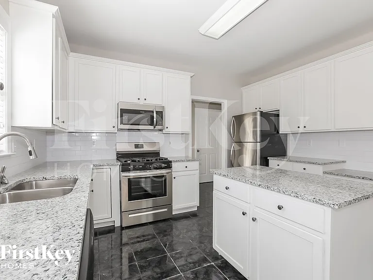 2127 Mitford Ct — Photo 5